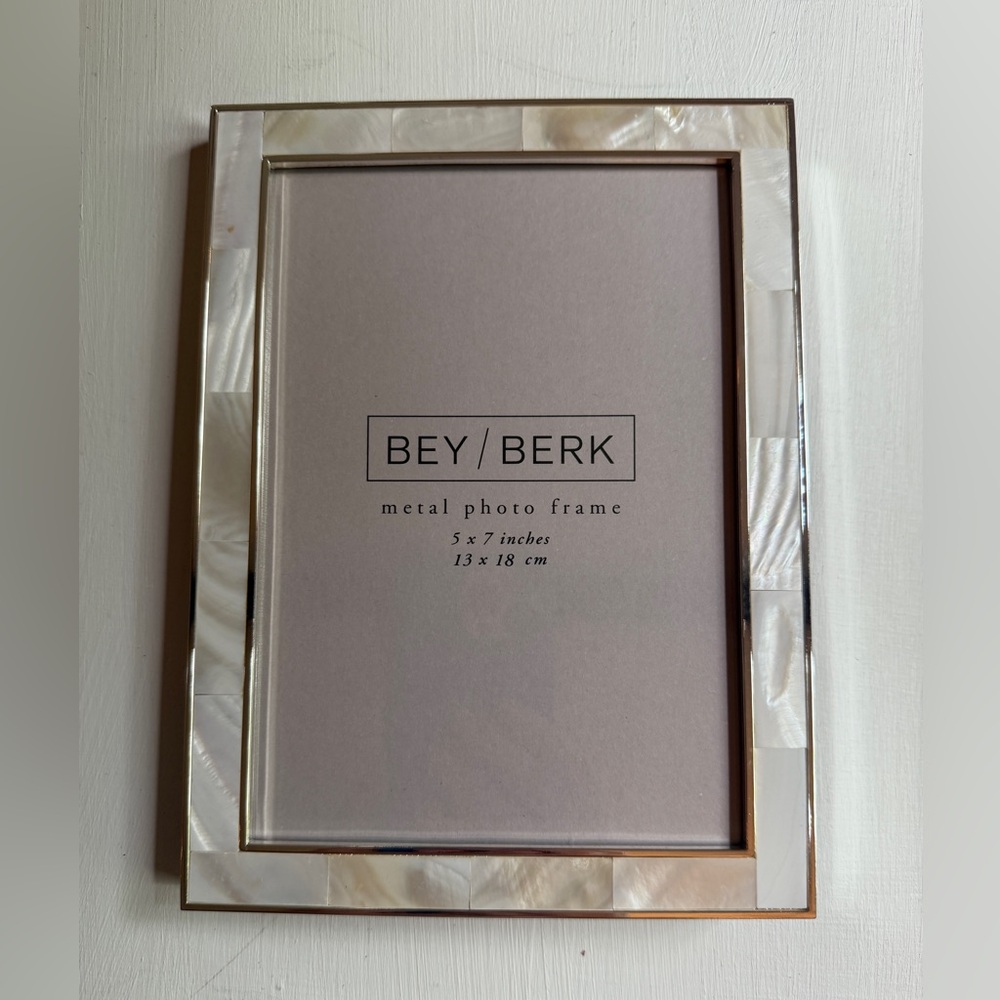 NEW BEY-BERK Silver Plated Trim & Mother Of Pearl 5 X 7” Picture Frame SF 116-11 - Picture 2 of 4